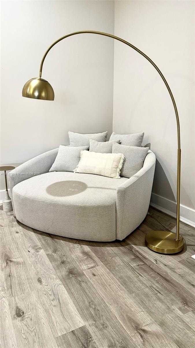 Small Image of 5600 COLLINS AVE #10E, Miami Beach Number 48