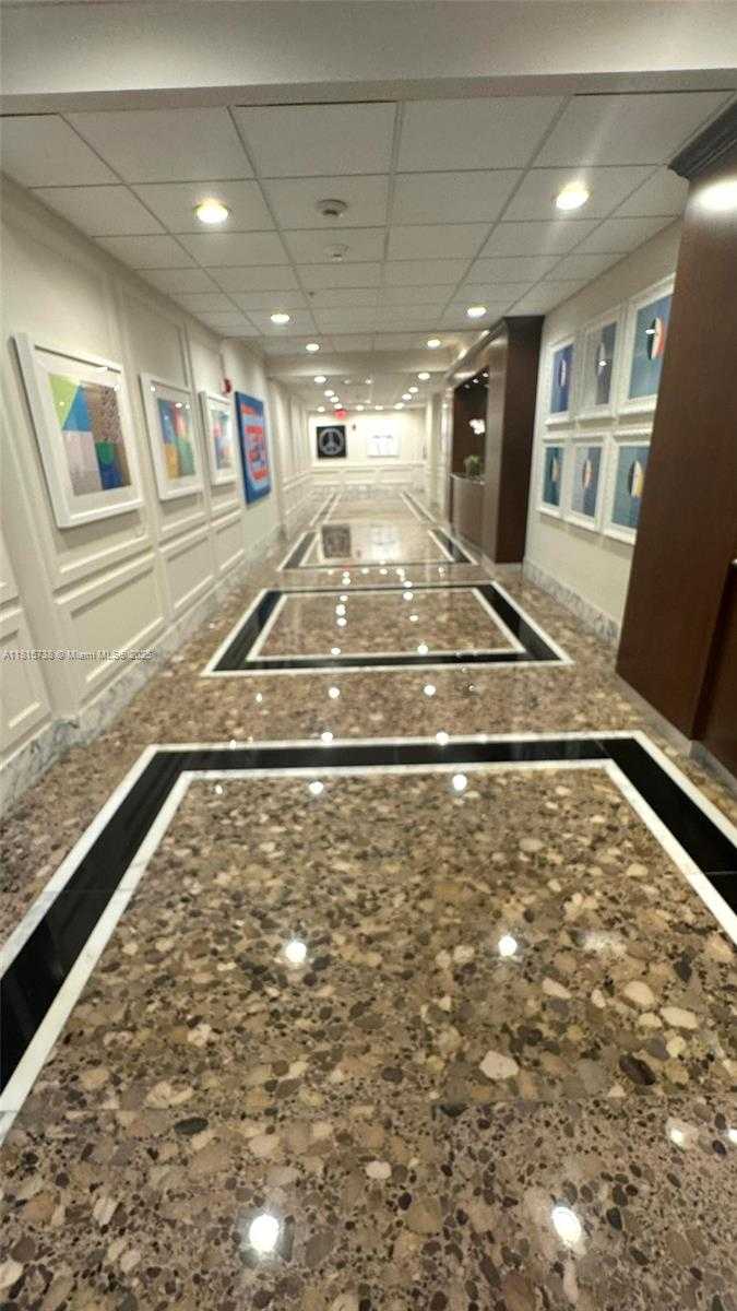 Small Image of 5600 COLLINS AVE #10E, Miami Beach Number 50
