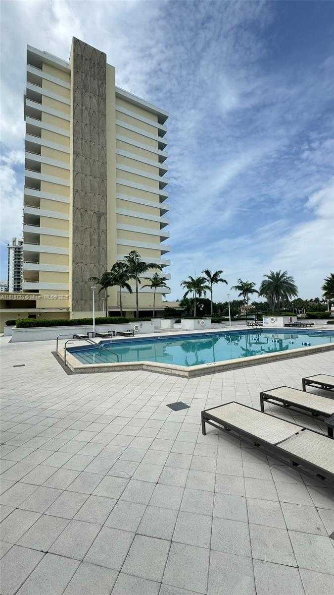 Small Image of 5600 COLLINS AVE #10E, Miami Beach Number 53