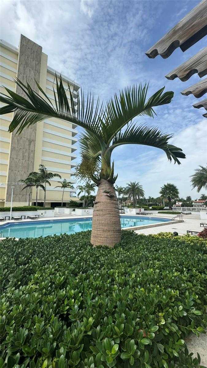Small Image of 5600 COLLINS AVE #10E, Miami Beach Number 54