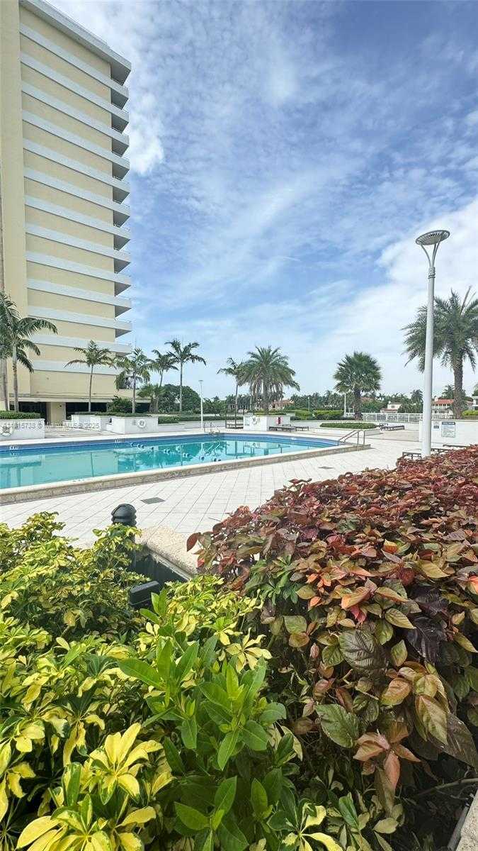 Small Image of 5600 COLLINS AVE #10E, Miami Beach Number 55