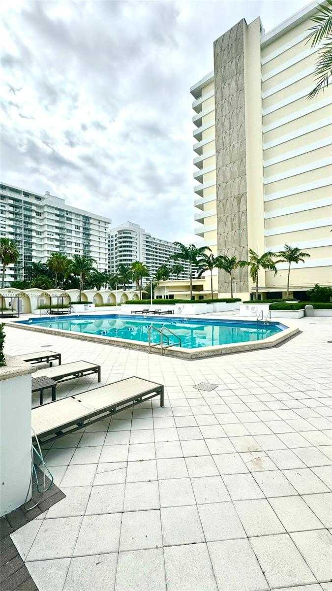 Small Image of 5600 COLLINS AVE #10E, Miami Beach Number 56