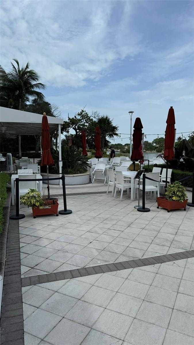 Small Image of 5600 COLLINS AVE #10E, Miami Beach Number 61