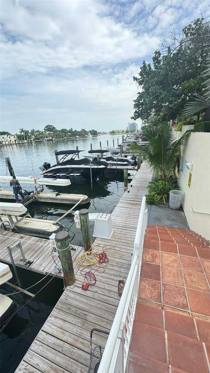 Small Image of 5600 COLLINS AVE #10E, Miami Beach Number 64