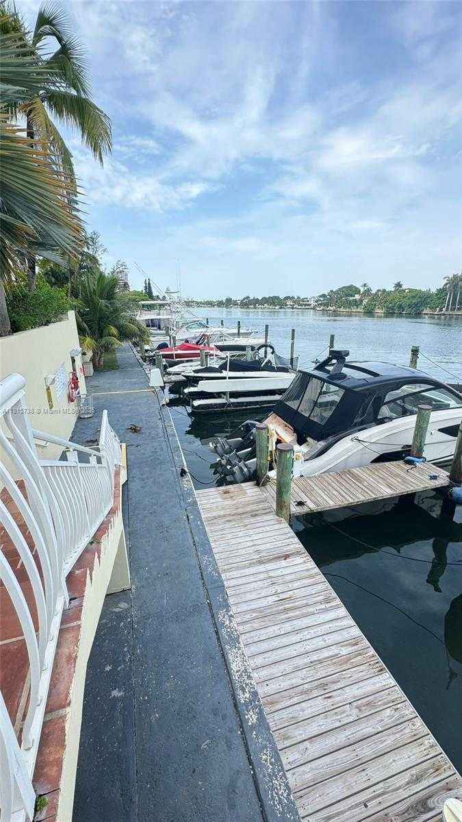 Small Image of 5600 COLLINS AVE #10E, Miami Beach Number 66
