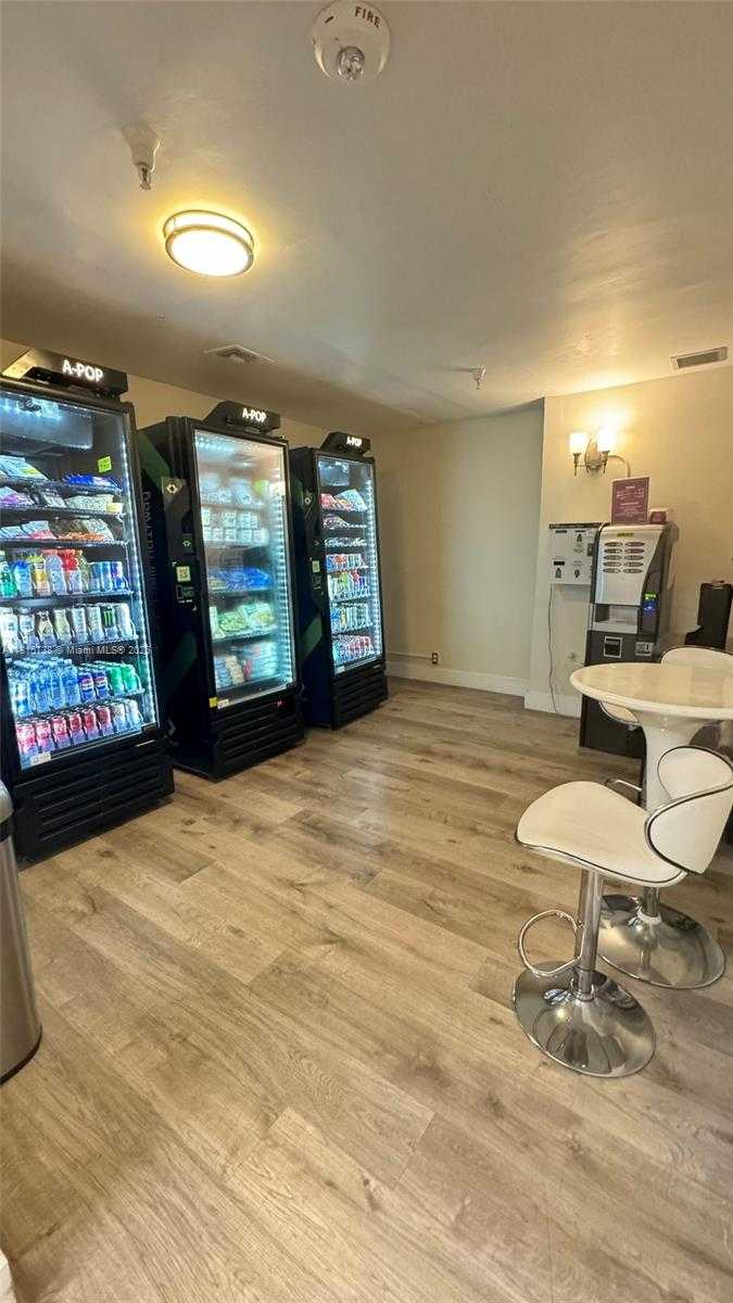 Small Image of 5600 COLLINS AVE #10E, Miami Beach Number 68