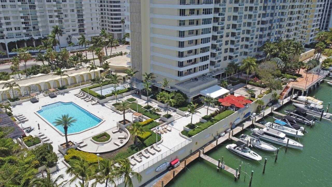 Small Image of 5600 COLLINS AVE #10E, Miami Beach Number 73