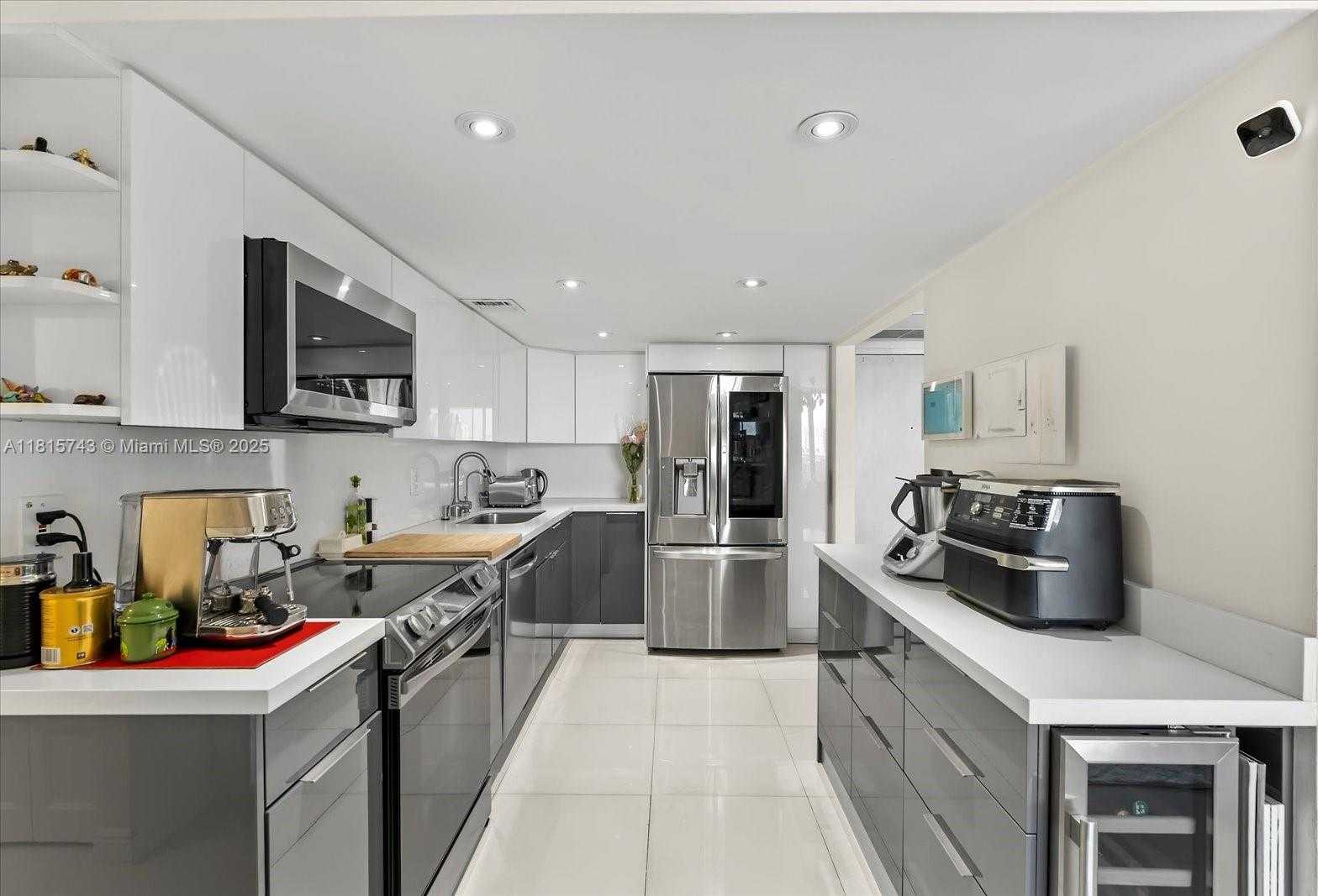 Small Image of 3701 NORTH COUNTRY CLUB DR #1407, Aventura Number 13