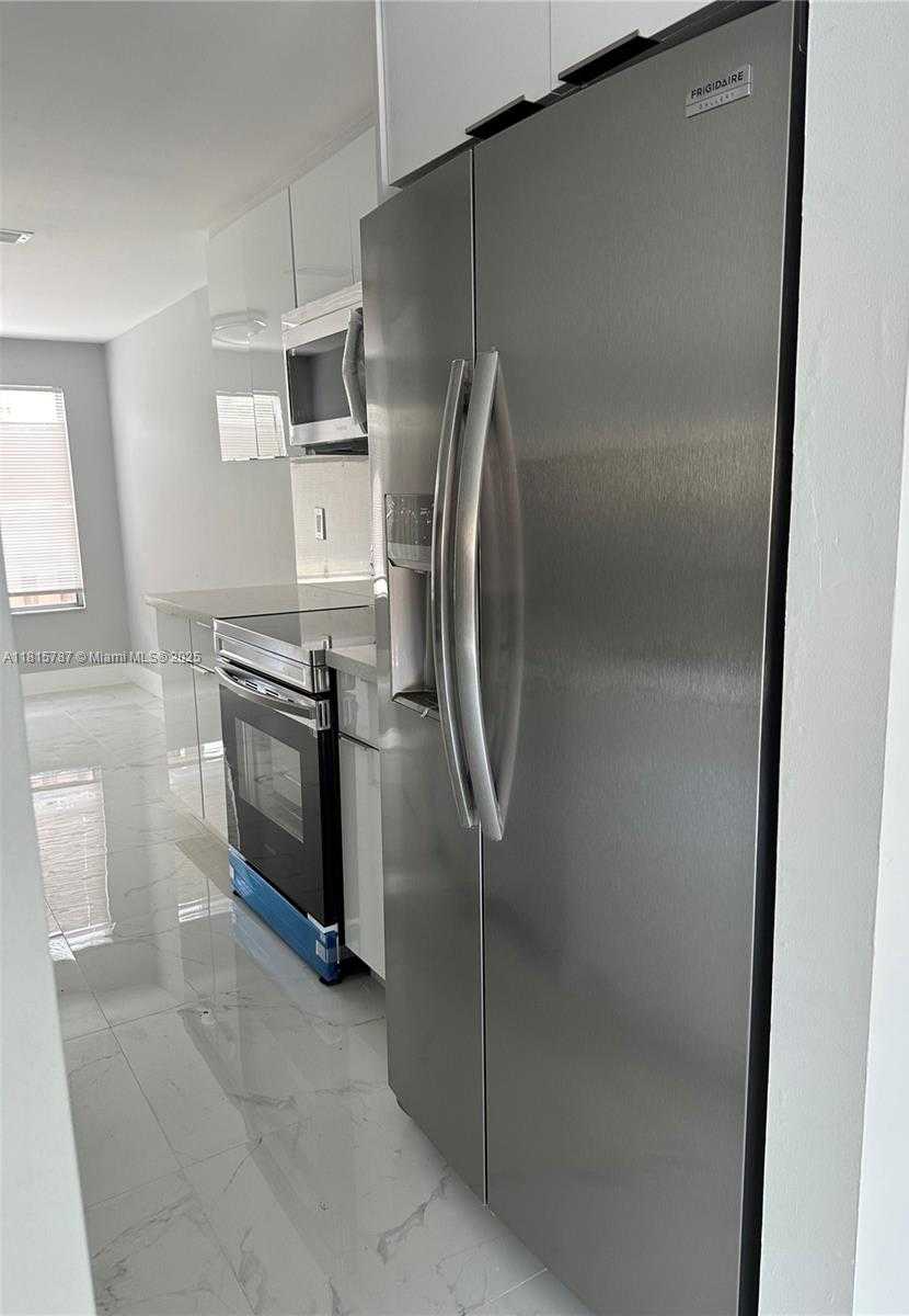 Small Image of 8211 NORTH WEST 8TH ST #2, Plantation Number 11
