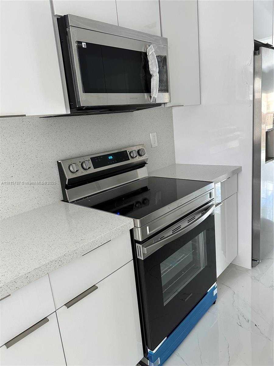 Small Image of 8211 NORTH WEST 8TH ST #2, Plantation Number 12