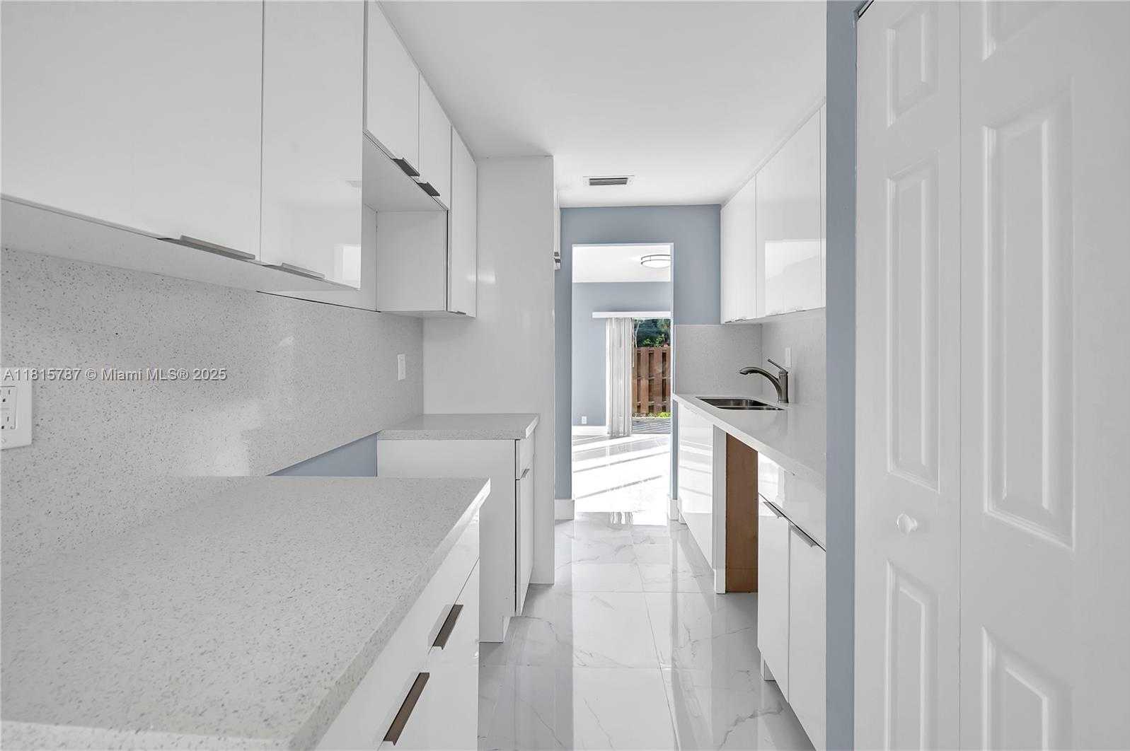 Small Image of 8211 NORTH WEST 8TH ST #2, Plantation Number 19
