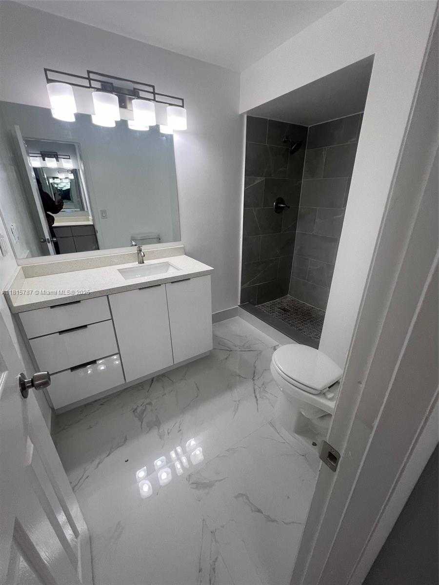 Small Image of 8211 NORTH WEST 8TH ST #2, Plantation Number 40