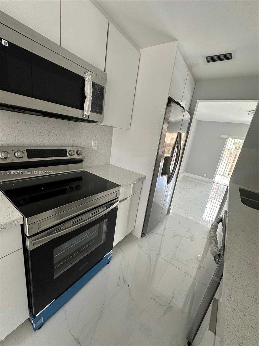 Small Image of 8211 NORTH WEST 8TH ST #2, Plantation Number 9