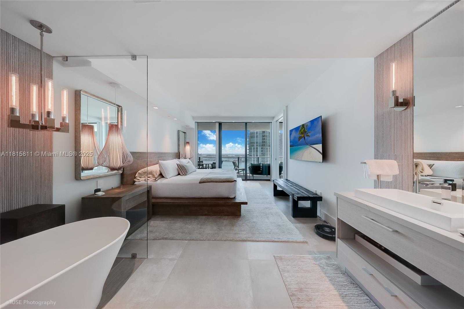 Small Image of 650 NORTH EAST 32ND ST #4701, Miami Number 15