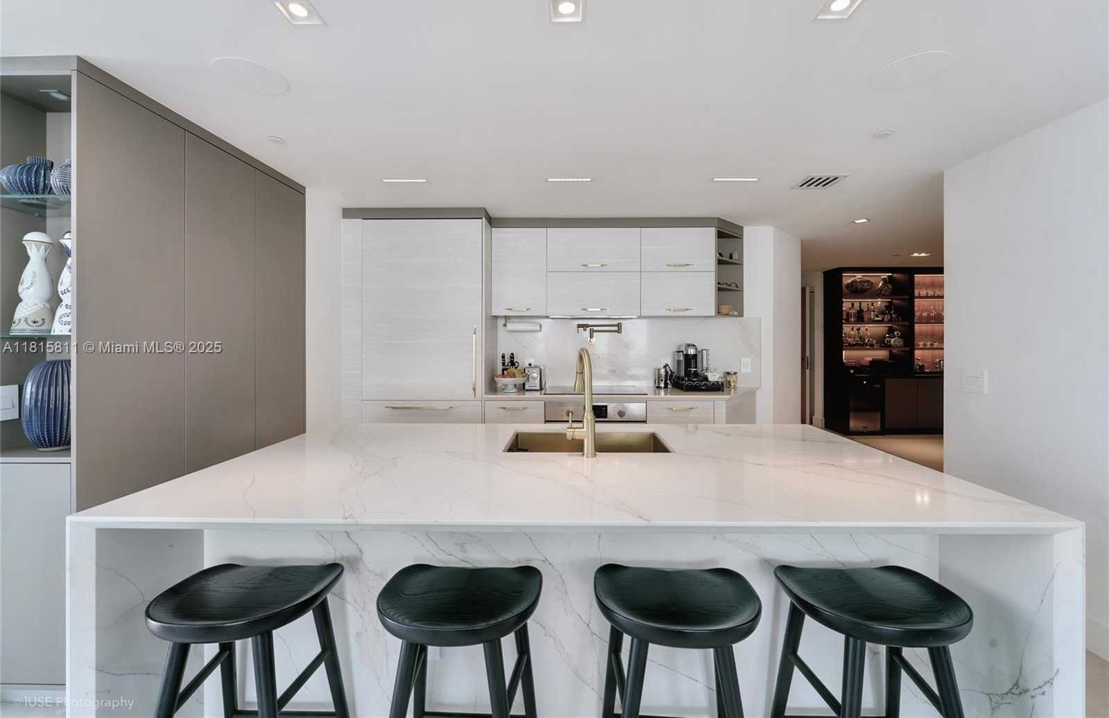 Small Image of 650 NORTH EAST 32ND ST #4701, Miami Number 8