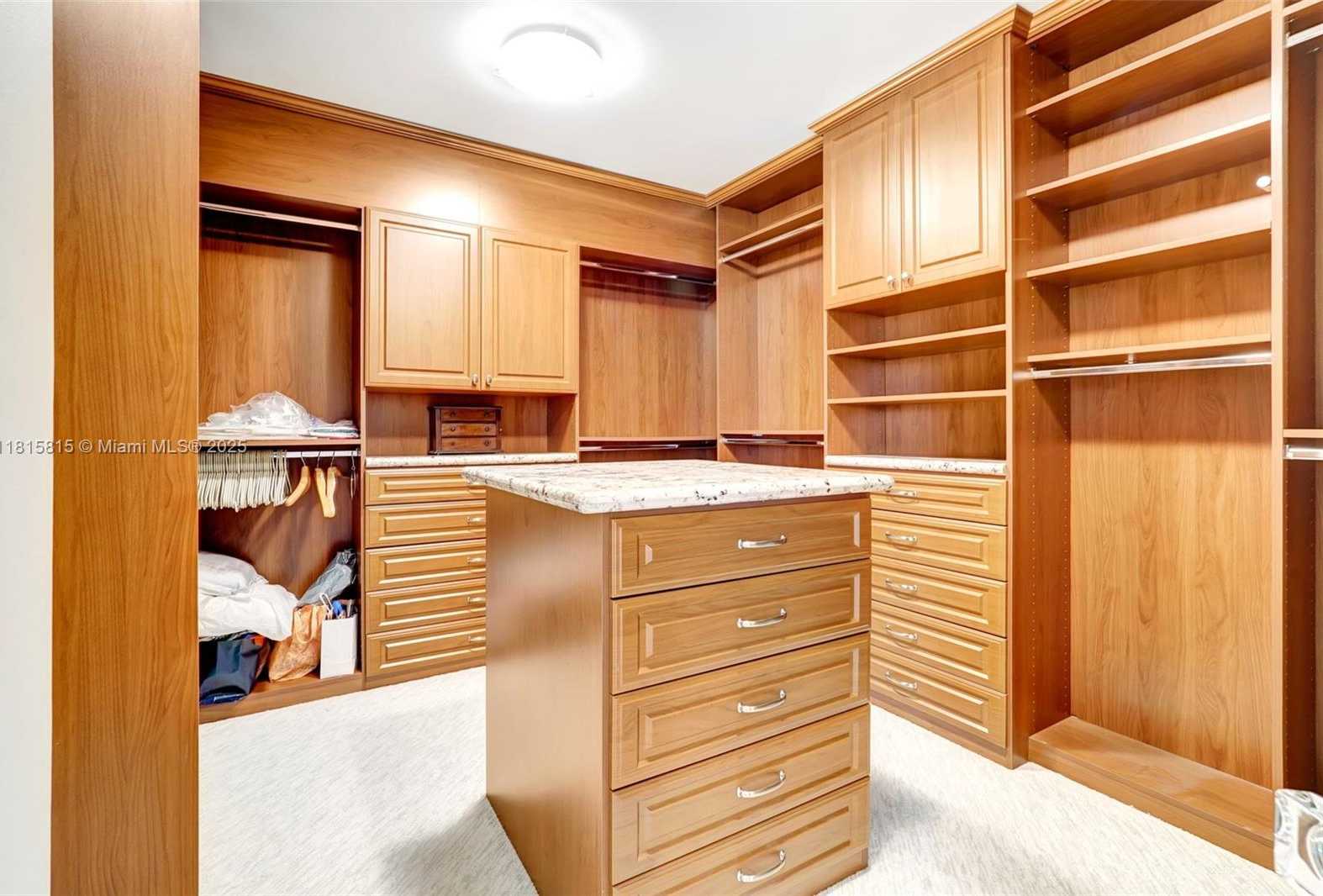 Small Image of 2600 ISLAND BLVD #904, Aventura Number 17