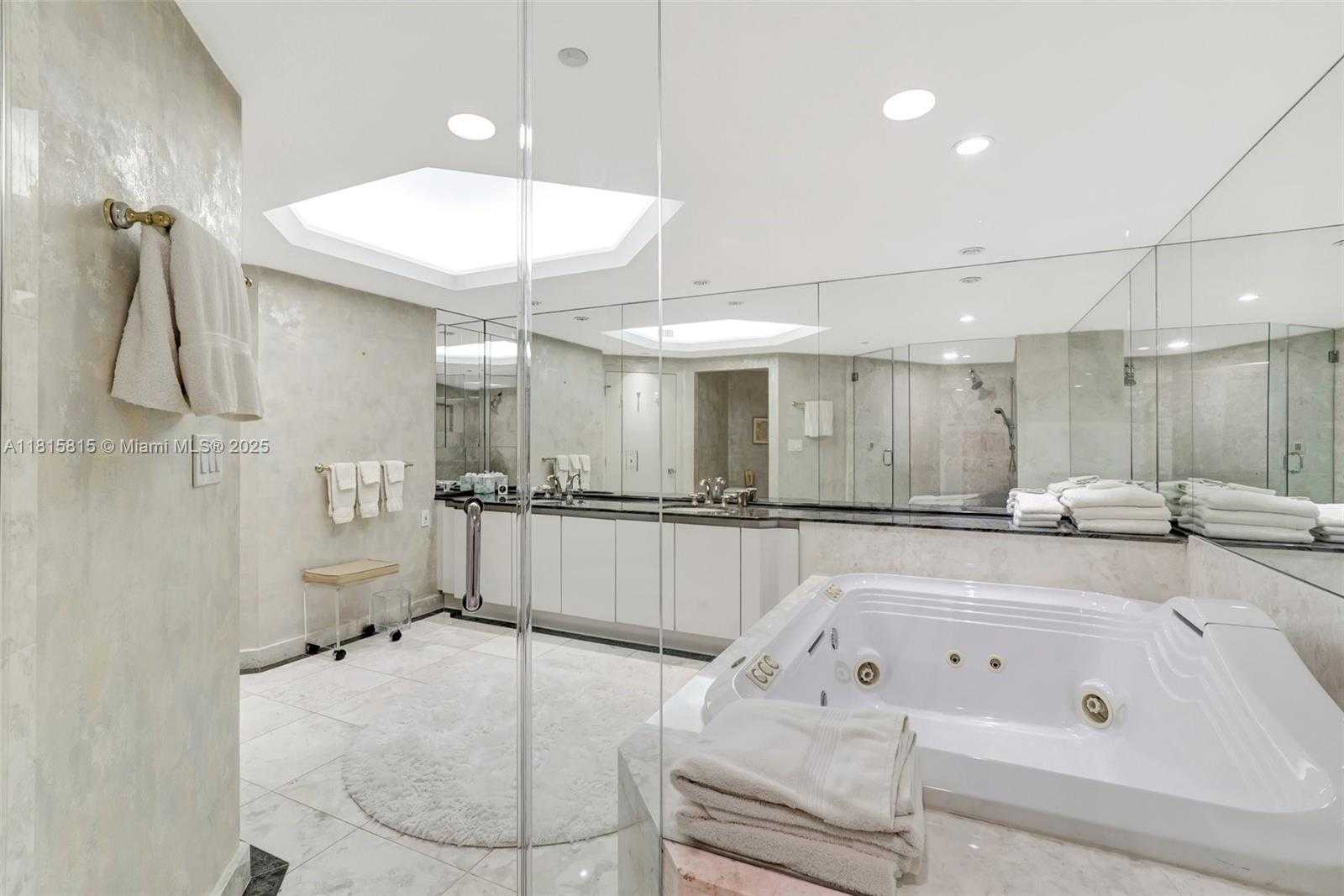 Small Image of 2600 ISLAND BLVD #904, Aventura Number 23