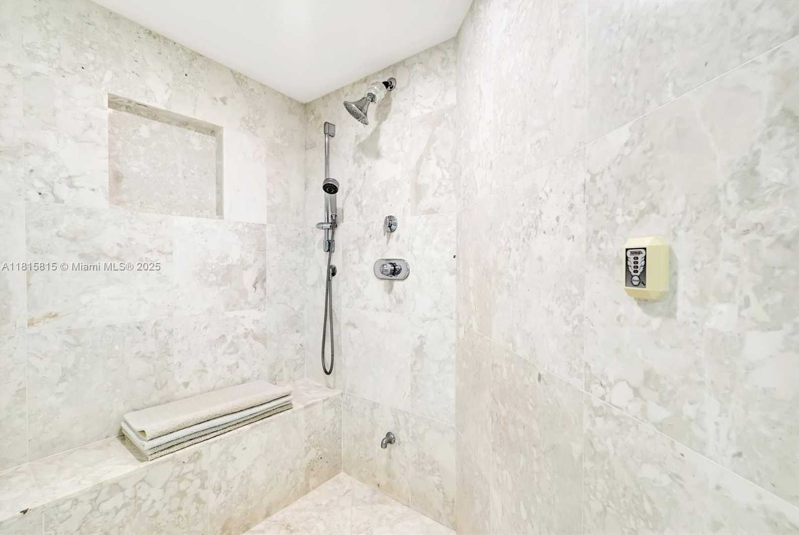 Small Image of 2600 ISLAND BLVD #904, Aventura Number 25
