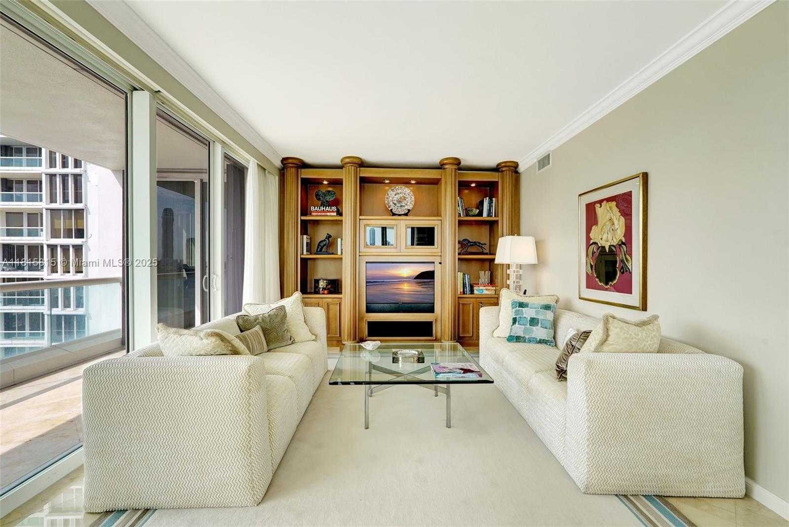 Small Image of 2600 ISLAND BLVD #904, Aventura Number 36