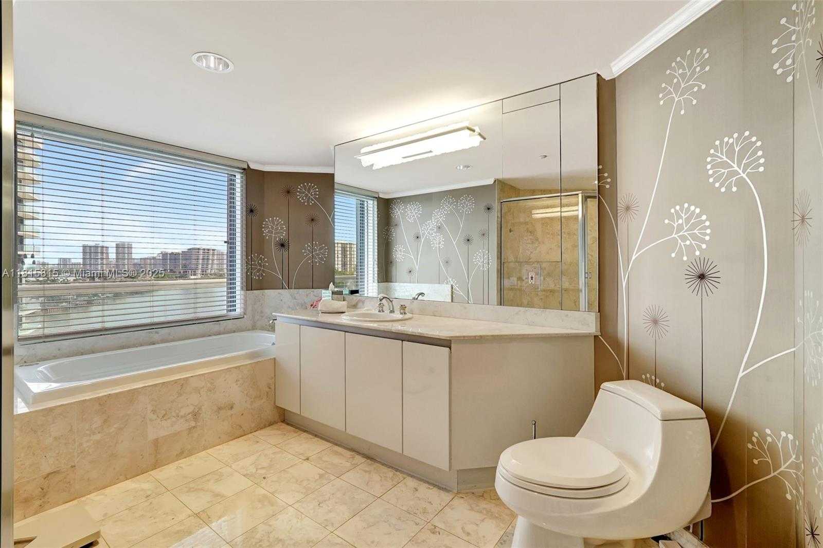 Small Image of 2600 ISLAND BLVD #904, Aventura Number 66
