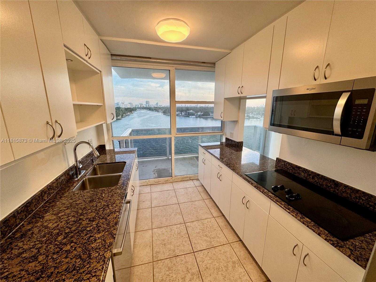 Small Image of 900 BAY DR #727-725, Miami Beach Number 18