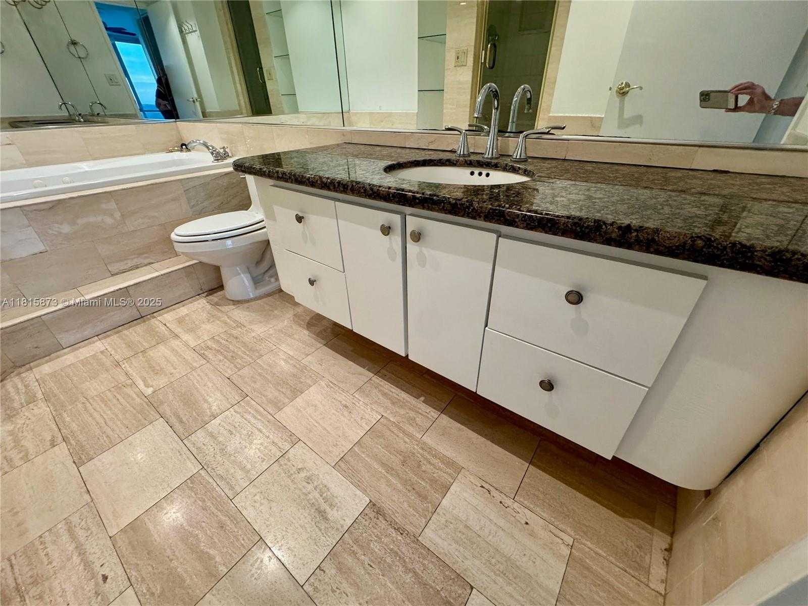 Small Image of 900 BAY DR #727-725, Miami Beach Number 21