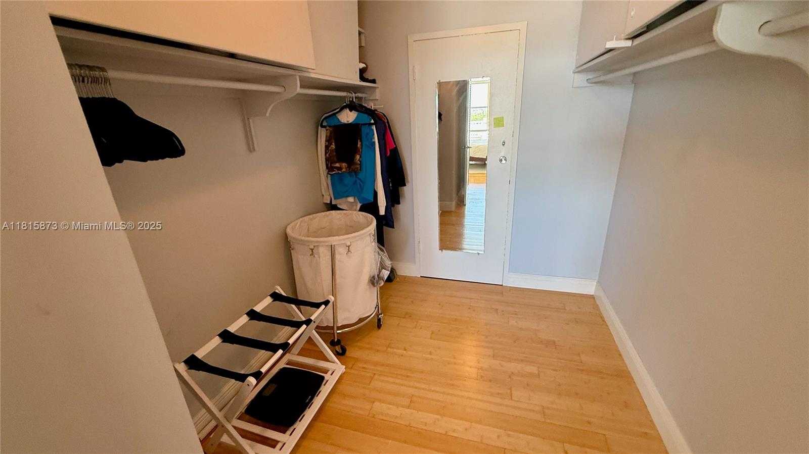 Small Image of 900 BAY DR #727-725, Miami Beach Number 25