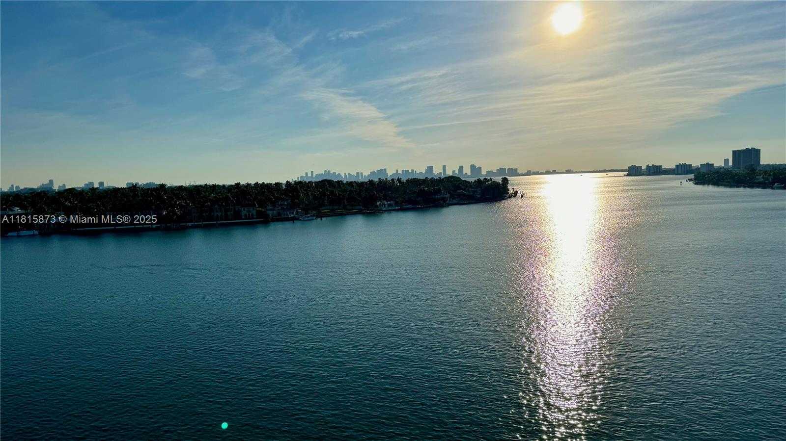 Small Image of 900 BAY DR #727-725, Miami Beach Number 49