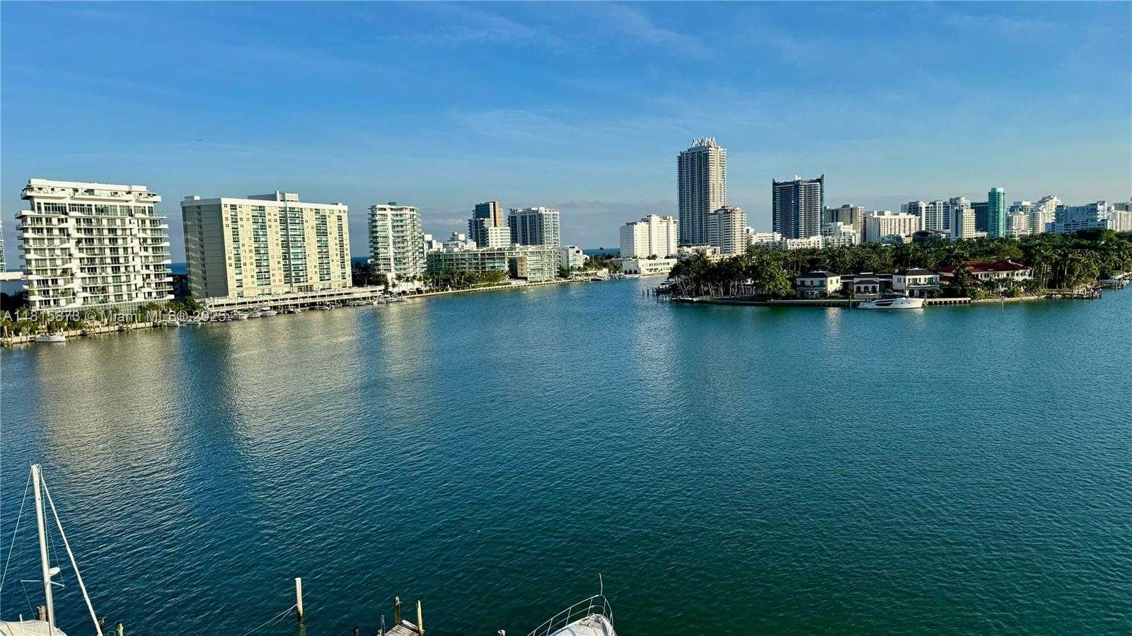 Small Image of 900 BAY DR #727-725, Miami Beach Number 50