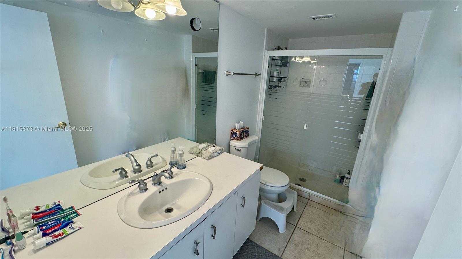Small Image of 900 BAY DR #727-725, Miami Beach Number 56