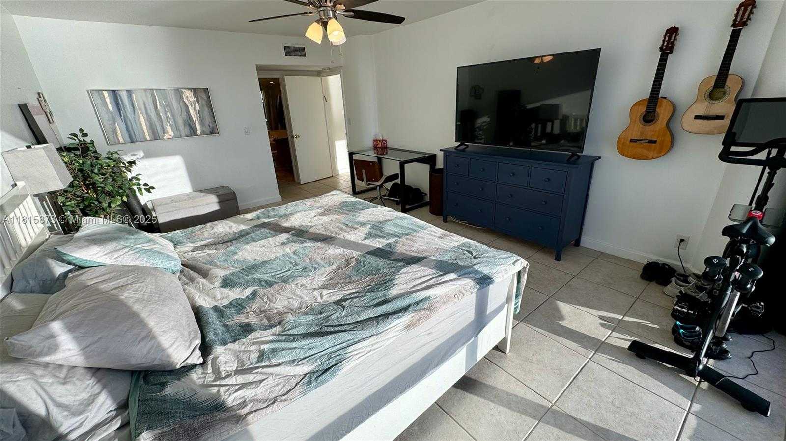 Small Image of 900 BAY DR #727-725, Miami Beach Number 66