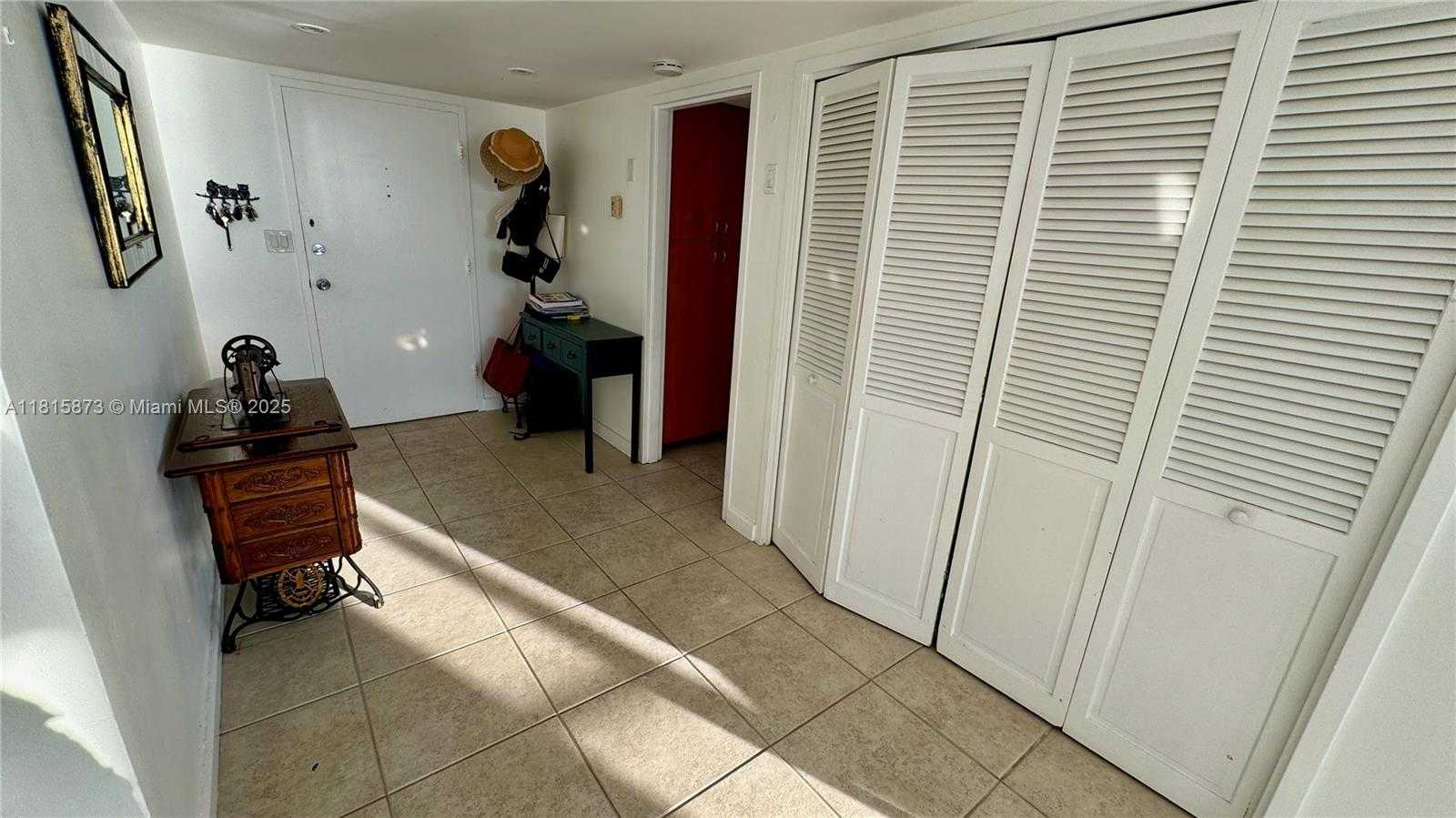 Small Image of 900 BAY DR #727-725, Miami Beach Number 70