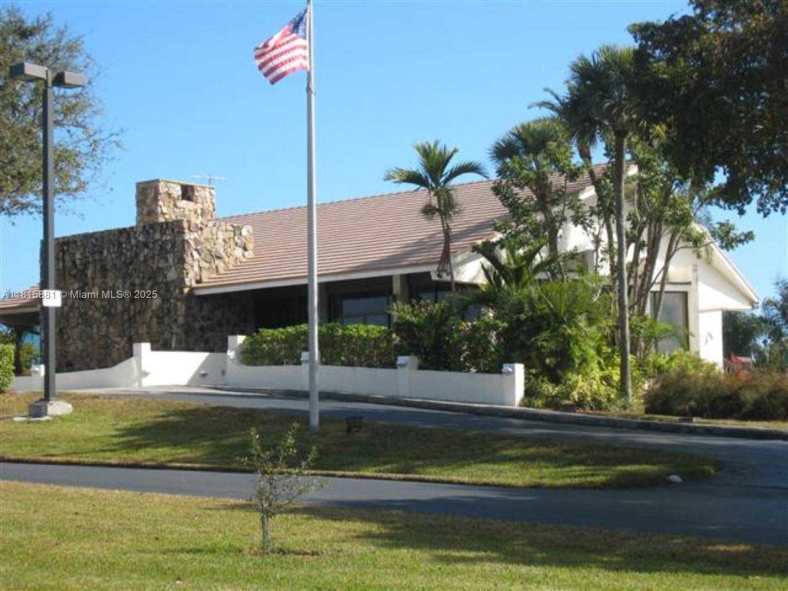 Small Image of 7740 CAMINO REAL #G-305, Miami Number 14