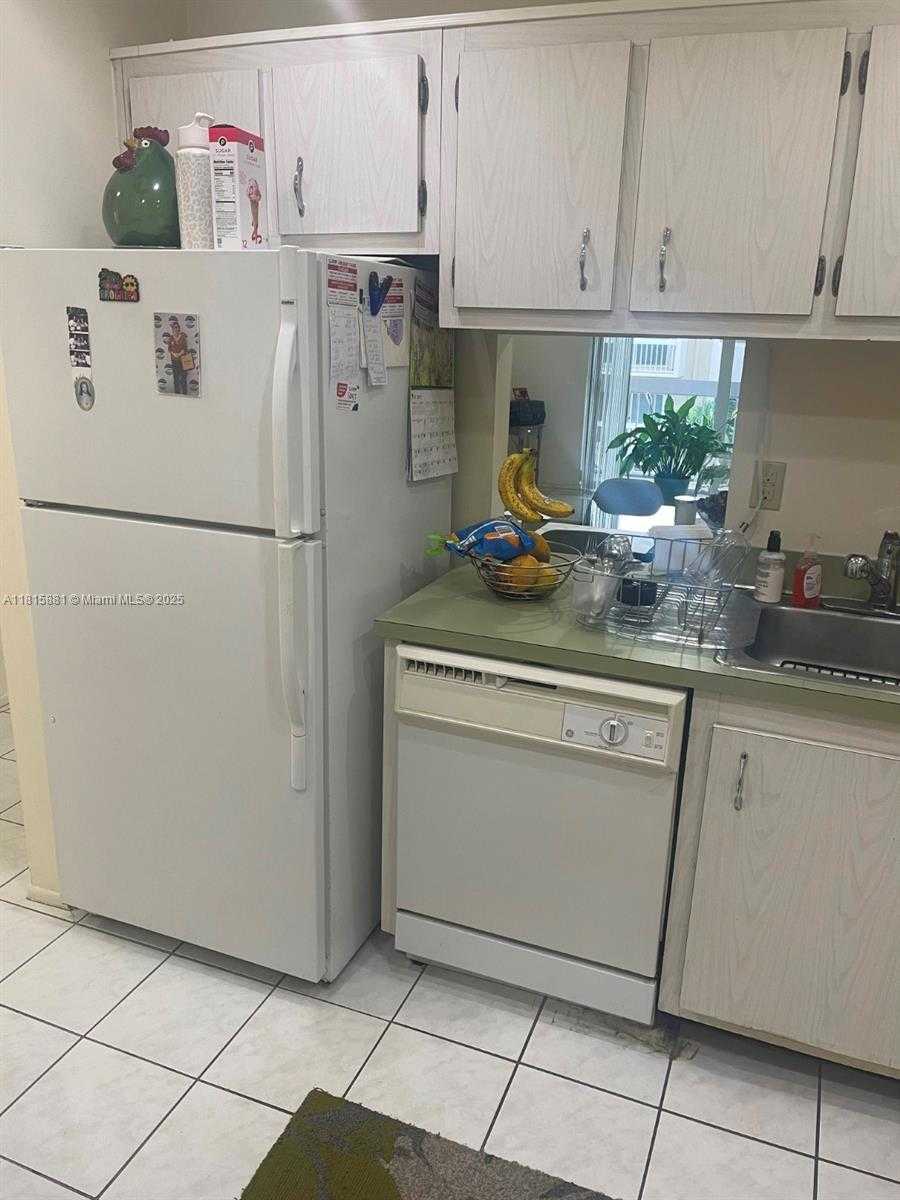 Small Image of 7740 CAMINO REAL #G-305, Miami Number 6