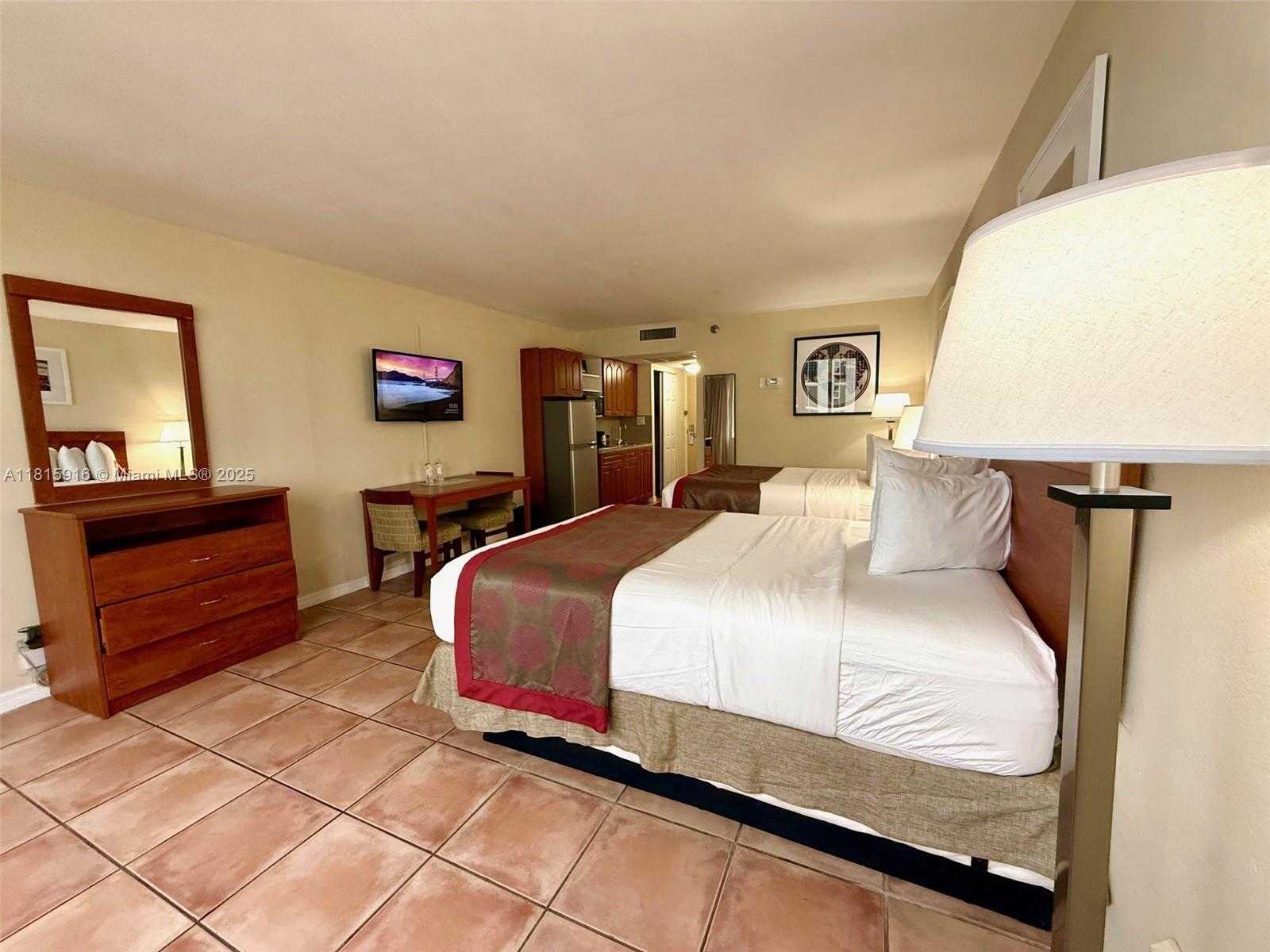 Small Image of 19201 COLLINS AV #1019, Sunny Isles Beach Number 12