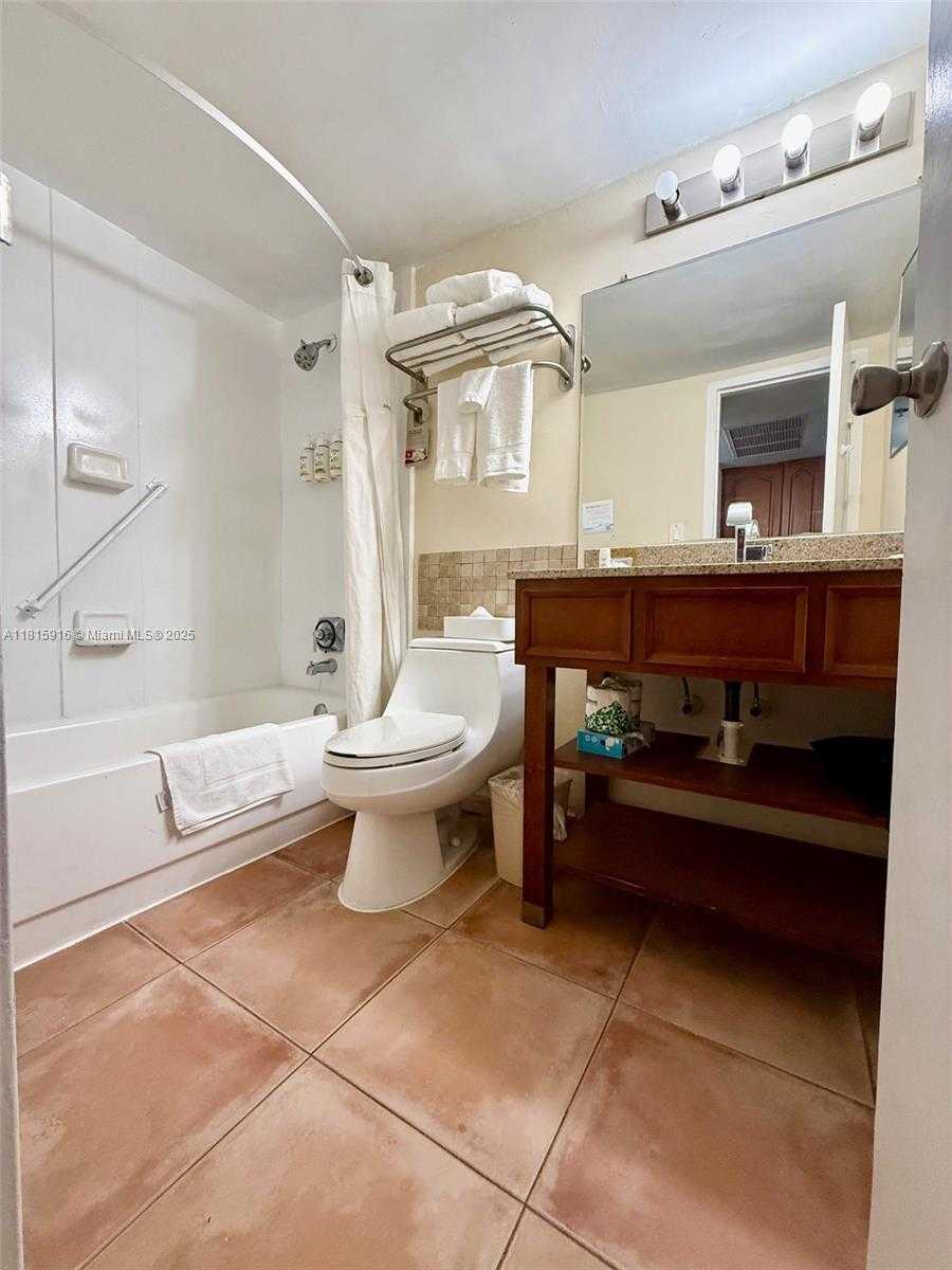 Small Image of 19201 COLLINS AV #1019, Sunny Isles Beach Number 21