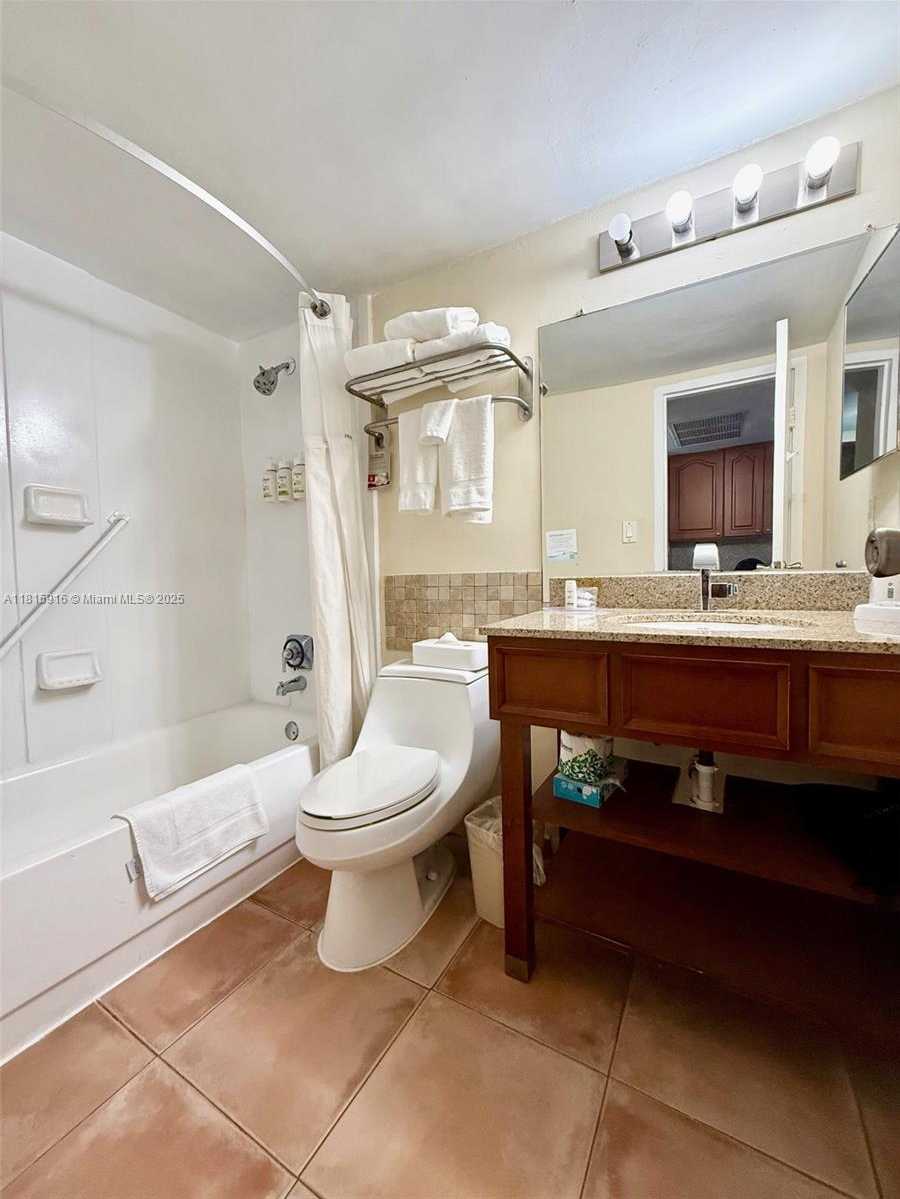Small Image of 19201 COLLINS AV #1019, Sunny Isles Beach Number 22