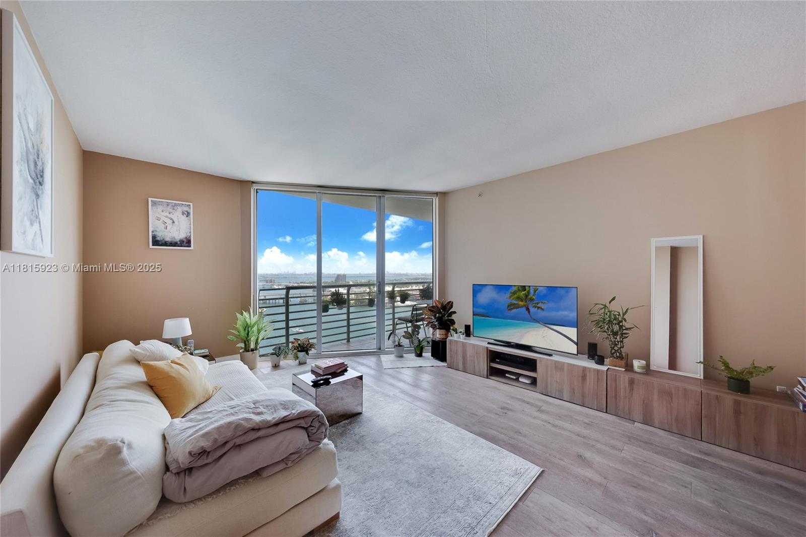 Small Image of 335 SOUTH BISCAYNE BLVD #3110, Miami Number 11