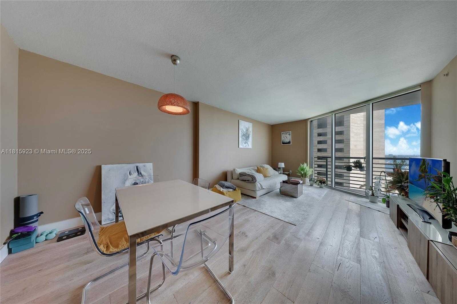 Small Image of 335 SOUTH BISCAYNE BLVD #3110, Miami Number 14