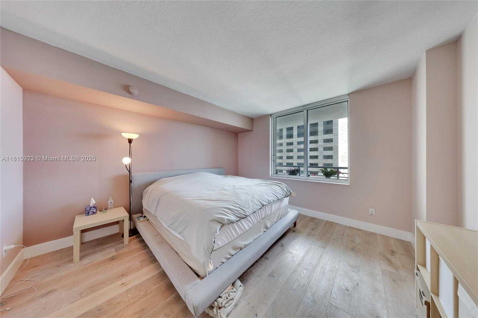 Small Image of 335 SOUTH BISCAYNE BLVD #3110, Miami Number 15