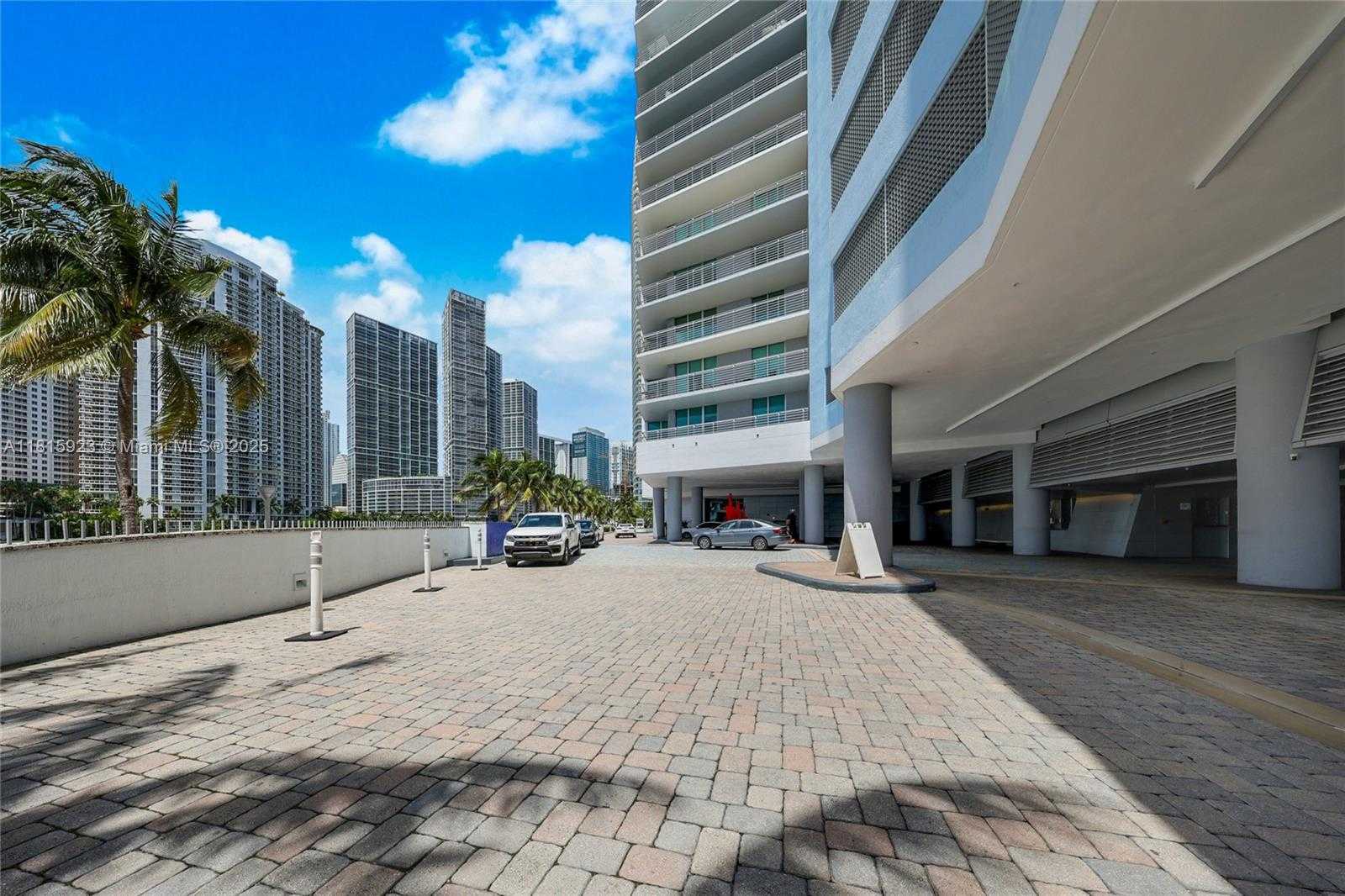 Small Image of 335 SOUTH BISCAYNE BLVD #3110, Miami Number 3