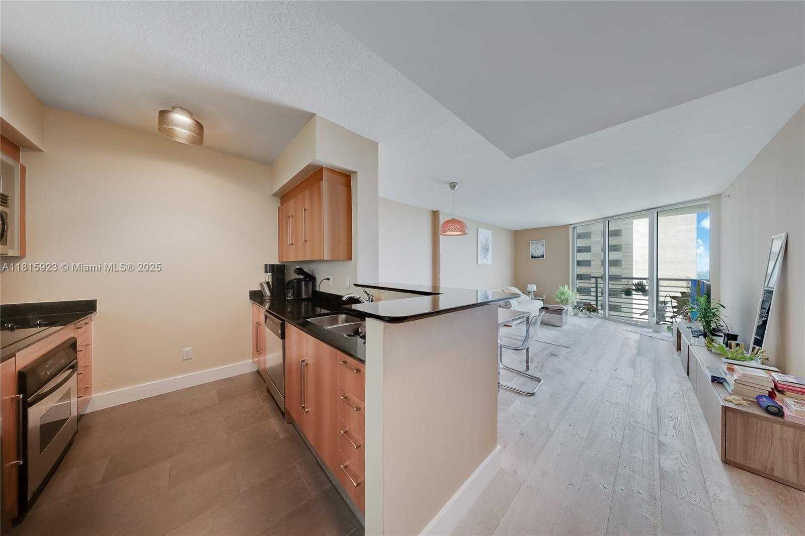 Small Image of 335 SOUTH BISCAYNE BLVD #3110, Miami Number 5
