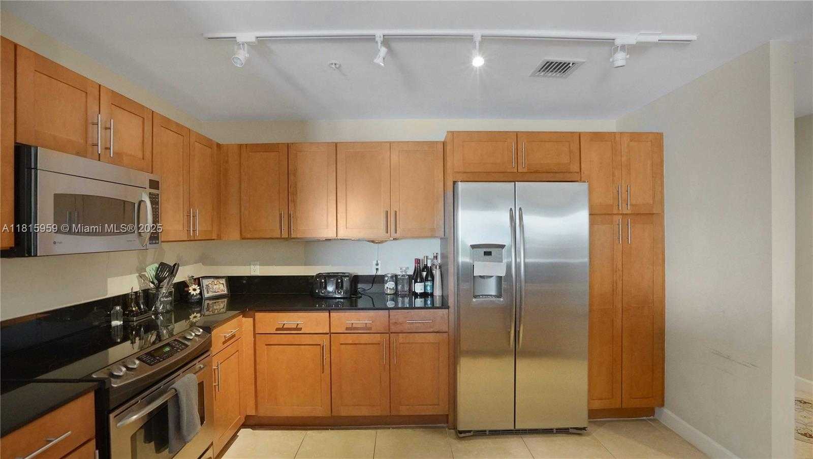 Small Image of 8390 SOUTH WEST 72ND AVE #811, Miami Number 14
