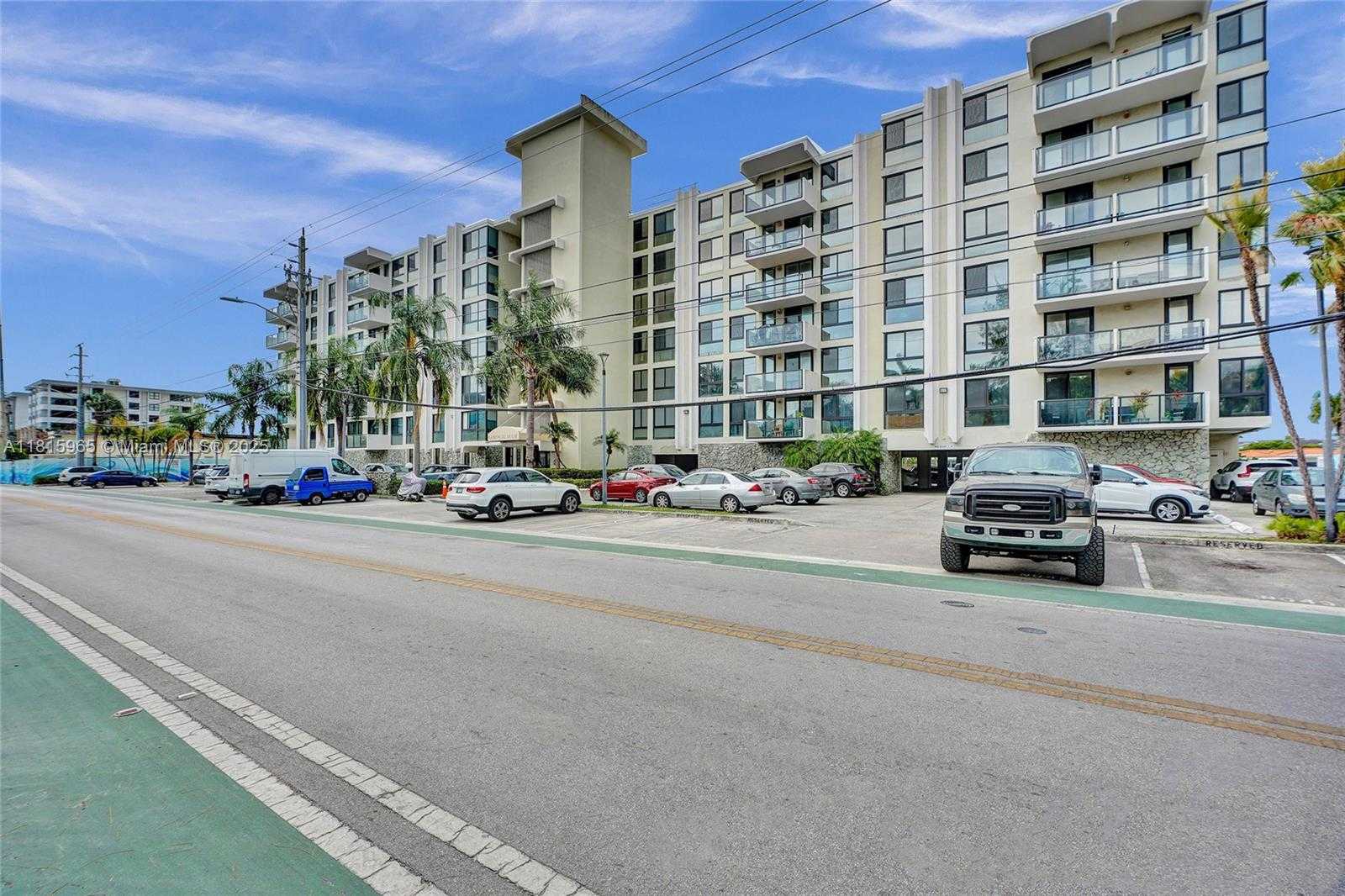 Small Image of 9800 WEST BAY HARBOR DR #401, Bay Harbor Islands Number 14