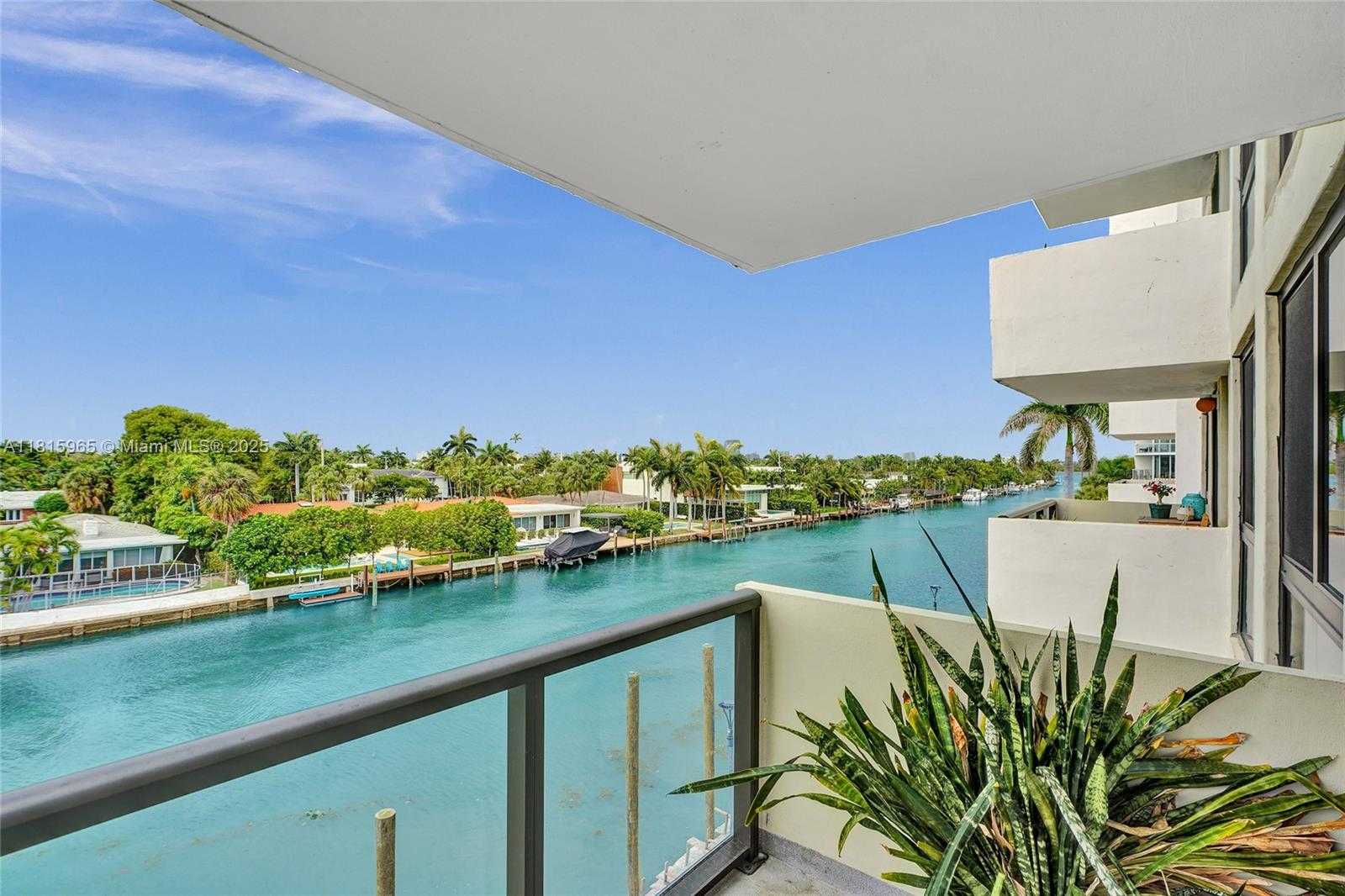 Small Image of 9800 WEST BAY HARBOR DR #401, Bay Harbor Islands Number 16