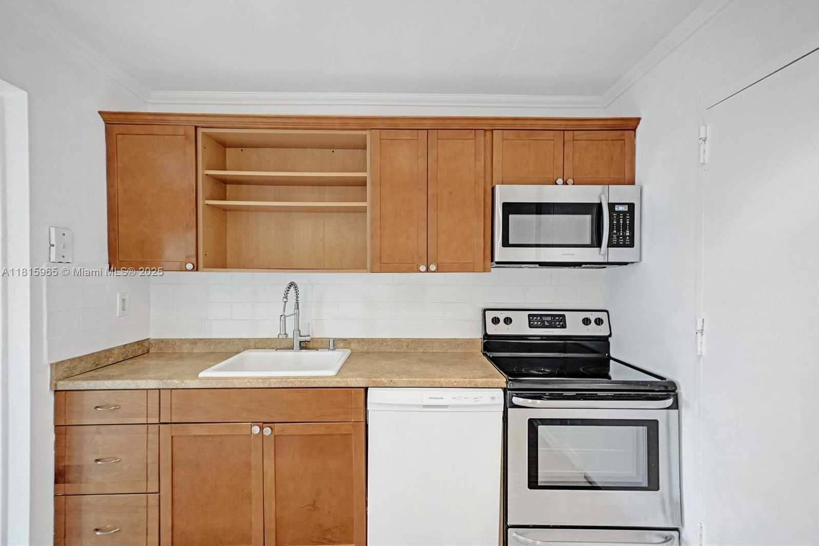 Small Image of 9800 WEST BAY HARBOR DR #401, Bay Harbor Islands Number 34