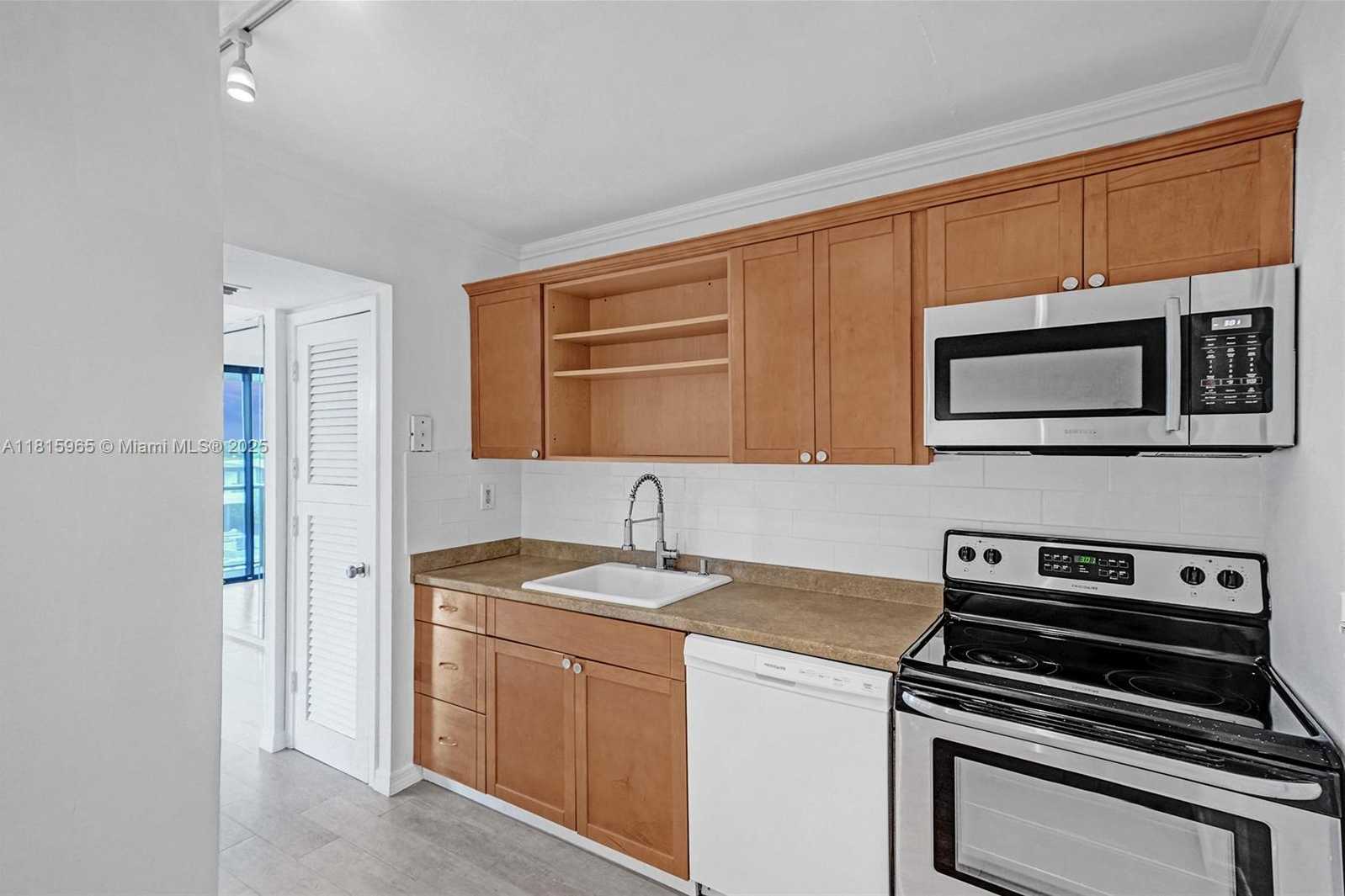 Small Image of 9800 WEST BAY HARBOR DR #401, Bay Harbor Islands Number 35