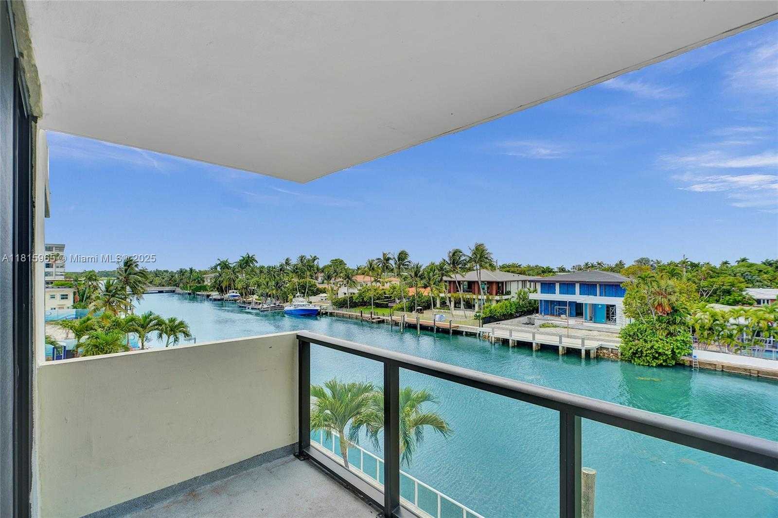 Small Image of 9800 WEST BAY HARBOR DR #401, Bay Harbor Islands Number 4