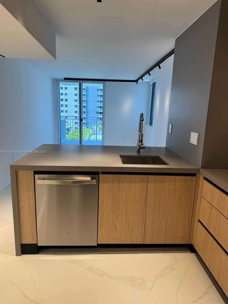 Small Image of 800 NORTH MIAMI AVE #E-901, Miami Number 4