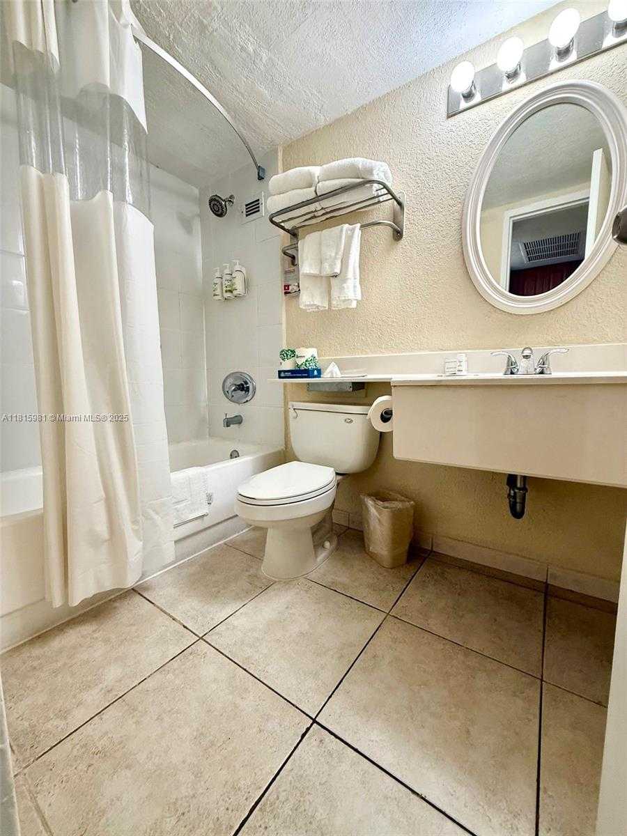 Small Image of 19201 COLLINS AVE #242, Sunny Isles Beach Number 7